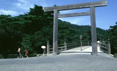 L'entrée du Naikû, sanctuaire intérieur d'Ise-jingu.