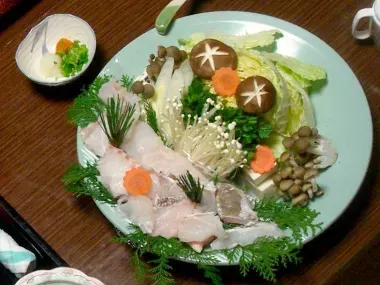 Nabemono with a variety of mushrooms
