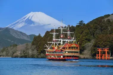  Lac Ashi avec son bateau pirate et le mont Fuji