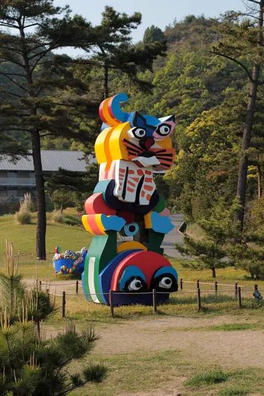 Oeuvres de Karel Appel & Niki de St Phalle