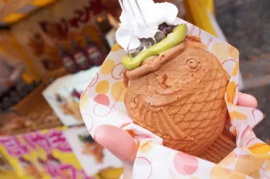 Taiyaki with ice cream