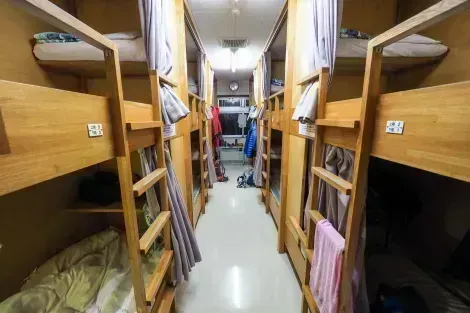 Dortoir d'un hostel japonais à Hokkaido