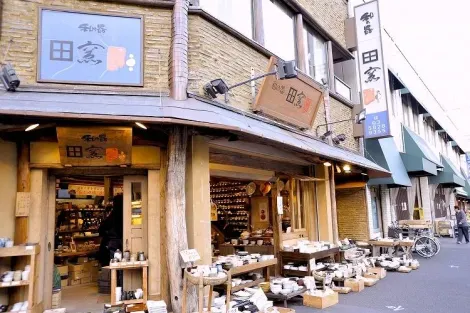 Kappabashi-dori è il paradiso per tutti i ristoratori di Tokyo.