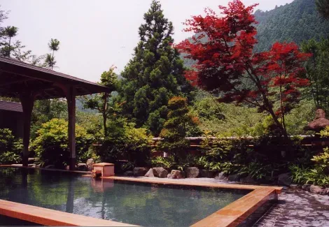 Baño al aire libre Onsen Kurama.
