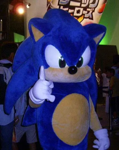 Sonic, la mascotte di Sega, sempre presente al Tokyo Game Show.