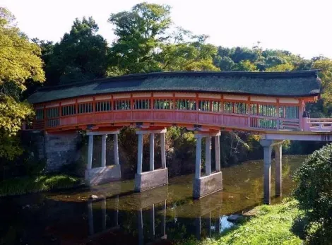 Puente Kurehashi del santuario Usa-jingû