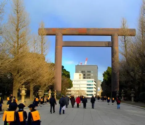Daiichi Torii Yasakuni the sanctuary (Tokyo) was the largest torii in Japan in 1921.