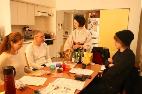Preparando una comida en las clases de Mari en Tokio.