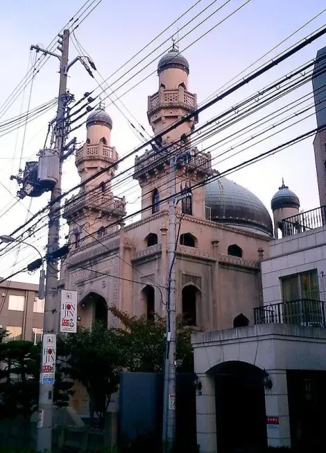 The two towers of the mosque in Kobe.