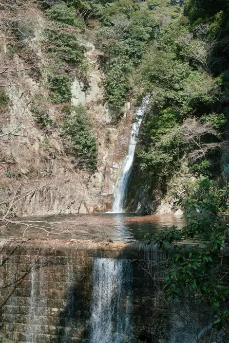 Medaki, una delle quattro cascate Nunibiki di Kobe.