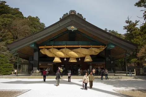 Le haiden est l'endroit où l'on vénère Ōkuninushi, dieu fondateur du Japon selon la religion shintoïste.
