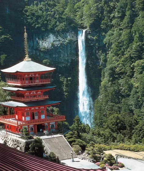Der Tempel Seigandôji und der Wasserfall Nachino taki