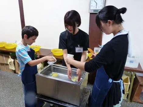En Shokuhin Sample Kobo puedes preparar tus propias muestras de comida japonesa artificial.