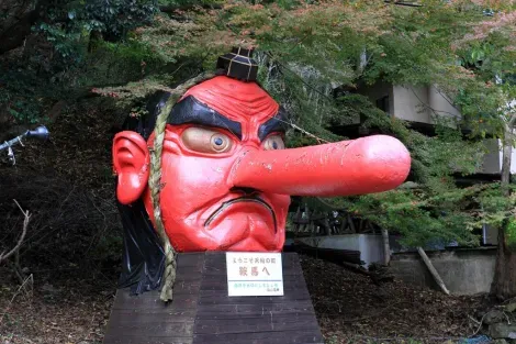 Le tengu à l'entrée du Kurama-dera
