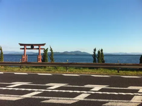 Une des vues que l'on peut voir lorsque l'on fait le tour du lac Biwa en vélo