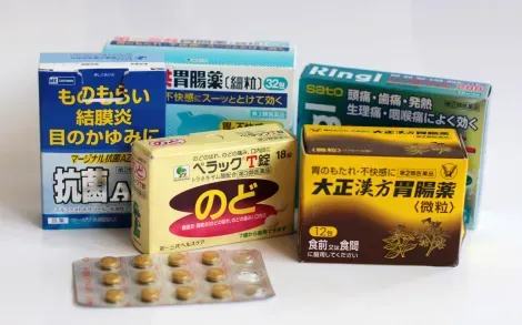 Quelques médicaments d'une pharmacie familiale japonaise