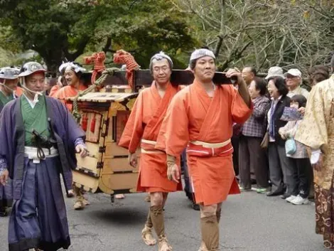 El desfile del señor feudal en Hakone.