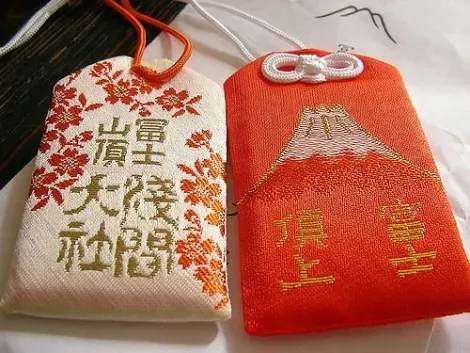 Omamori, los amuletos de la suerte que se venden en templos y santuarios