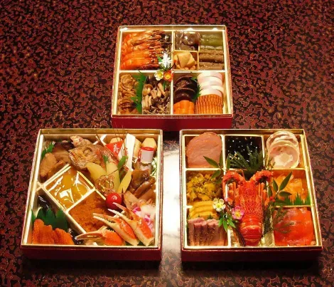 Jûbako, la cajita de 3 pisos que contiene el osechi ryôri, el plato especial del primero de enero.