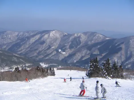 En Akiota (Hiroshima) se puede esquiar en invierno.