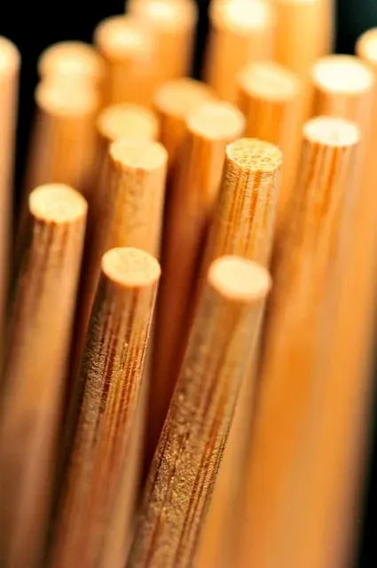 Détail baguettes japonaises en bois