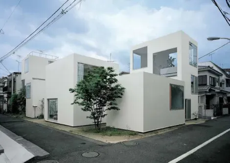 La casa Moriyama House en el vecindario Ôta de Tokyo, por la firma SANAA / Kazuyo Sejima & Ryue Nishizawa.