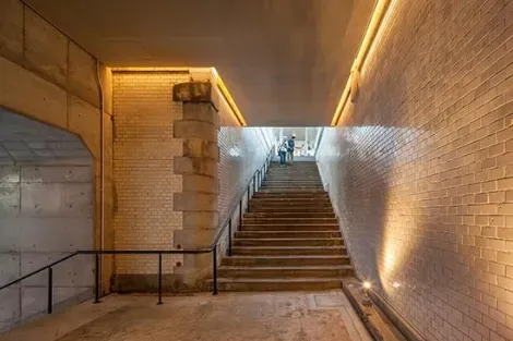 escaliers-maach-ecute-kanda-manseibashi