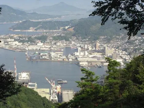 Le port de Kure aujourd'hui vu du mont Yasumi