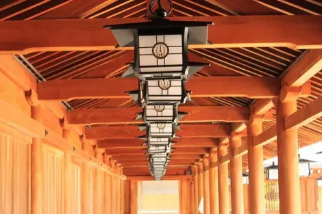 Les cloîtres en bois du sanctuaire Kashihara Jingû
