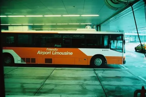 Les bus limousines faisant le trajet entre la capitale et les aéroports
