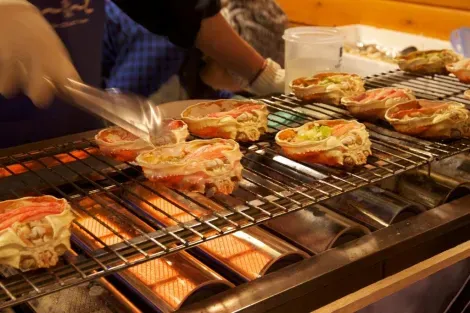Barbecue de kegani au festival de la neige de Sapporo