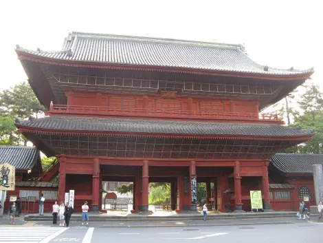 La porte du Zojo-ji