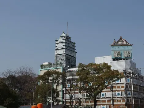 Un Love Hotel sur le modèle du château d'Osaka