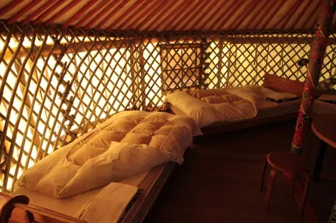 Les lits dans une yourte de Tsutsuji-so