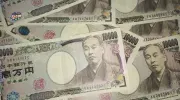 Billetes de 10.000 yenes (76€)