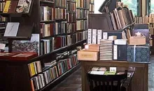 El la librería Isseido puedes encontrar libros raros, como guías de principios del siglo XX.