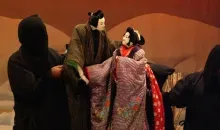 Gli spettacoli del teatro Bunraku sono recitati con bambole giapponesi.