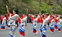 Bailarinas durante el festival Hakone Daimyo Gyoretsu.