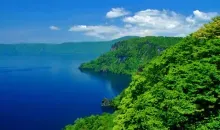 Le lac Towada en été