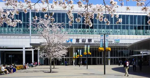 Toyama Station is on the Hokuriku Shinkansen from Tokyo