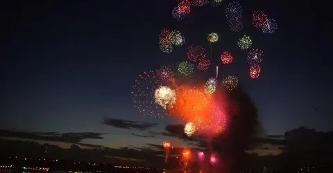 I fuochi d'artificio di Edogawa e Ichikawa sono tra o più spettacolari del Giappone.