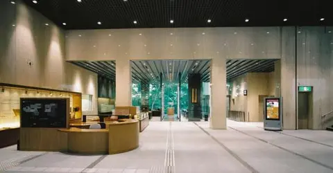 Sala de entrada del Museo de Arte de la Prefectura de Ishikawa. Sala de entrada del Museo de Arte de la Prefectura de Ishikawa.
