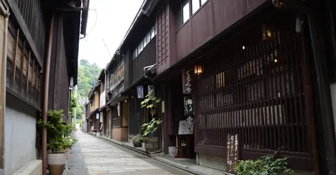 Allée bordée de machiya à Kanazawa Allée bordée de machiya à Kanazawa
