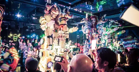 Le Robot restaurant à Tokyo