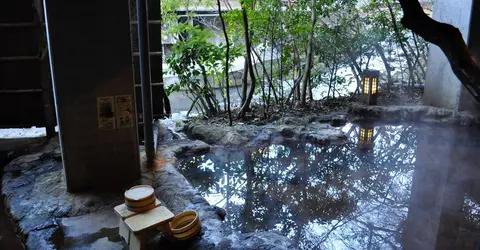 Bain extérieur de Kurokawa onsen Bain extérieur de Kurokawa onsen