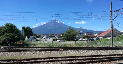 Le mont Fuji vu de la gare de Kawaguchiko