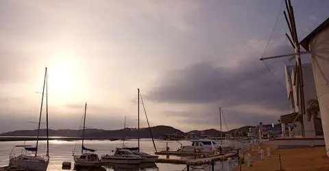 Le port d'Ushimado au crépuscule Le port d'Ushimado au crépuscule