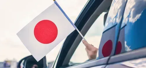 Die Lizenzübersetzung ermöglicht es Ihnen, auf japanischen Straßen zu fahren, um neue Horizonte zu entdecken!
