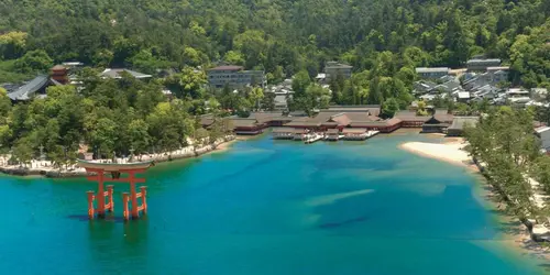 Le sanctuaire d'Itsukushima sur l'île de Miyajima, près d'Hiroshima